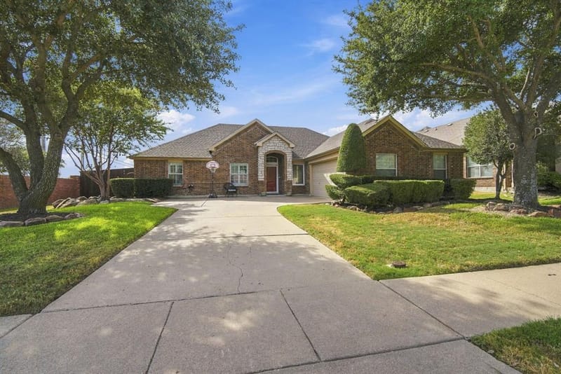 501 Branchwood Drive, Midlothian TX 76065 - Photo 2