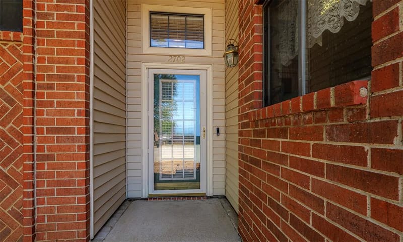 2702 Stratford Court, Euless TX 76039 - Photo 2