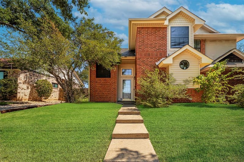 2702 Stratford Court, Euless TX 76039