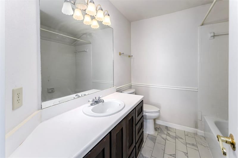 2702 Stratford Court, Euless TX 76039 - Photo 9