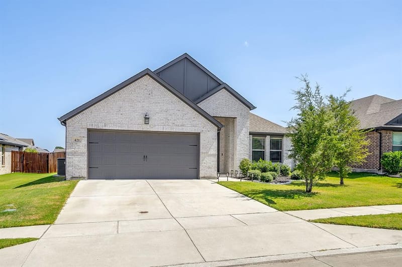 421 Escondido Street, Weatherford TX 76087 - Photo 3