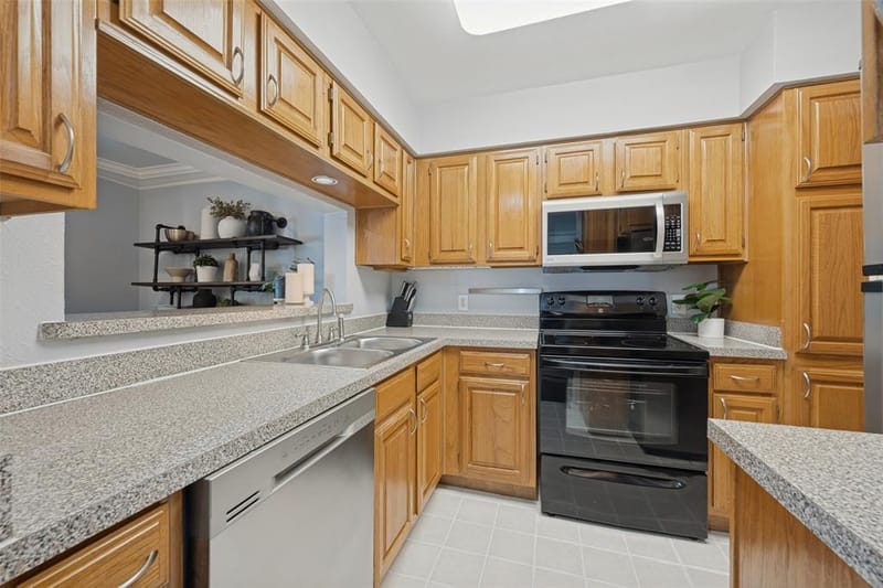 1208 Riverchase Lane # 247, Arlington TX 76011 - Photo 5