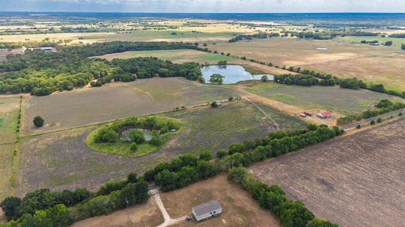 7959 County Road 4823, Wolfe City TX 75496 - Photo 17