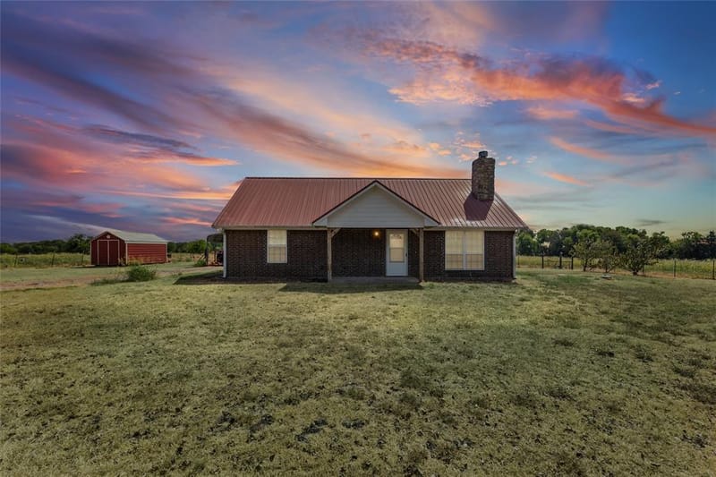 7959 County Road 4823, Wolfe City TX 75496 - Photo 22