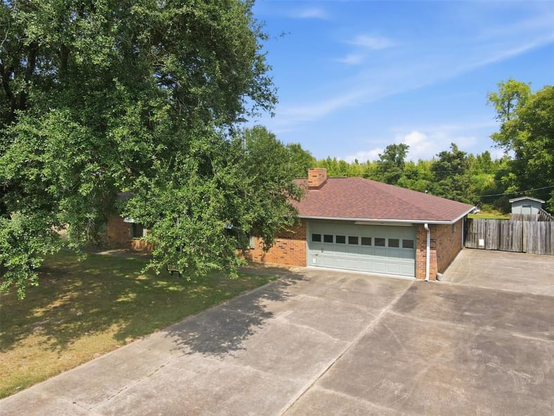 221 County Road 3220, Mount Pleasant TX 75455