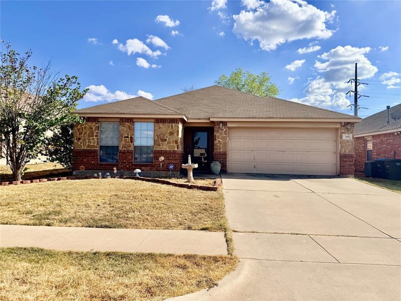 7028 Seton Hall Drive, Fort Worth TX 76120