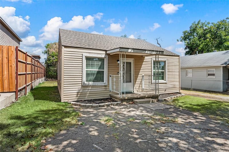 2712 27th Street, Fort Worth TX 76106 - Photo 3