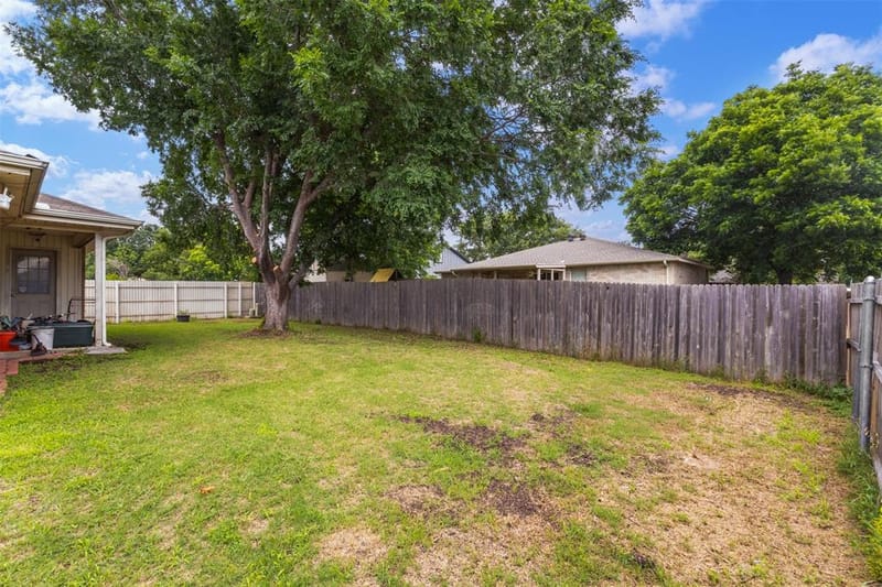 300 Comiskey Court, Saginaw TX 76179 - Photo 23