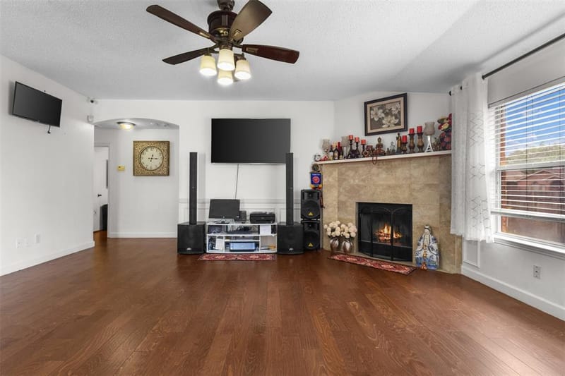300 Comiskey Court, Saginaw TX 76179 - Photo 6