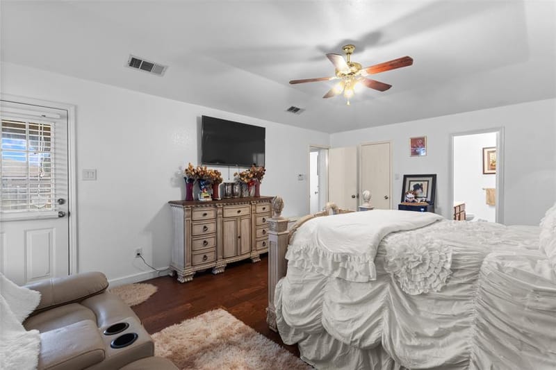 300 Comiskey Court, Saginaw TX 76179 - Photo 16
