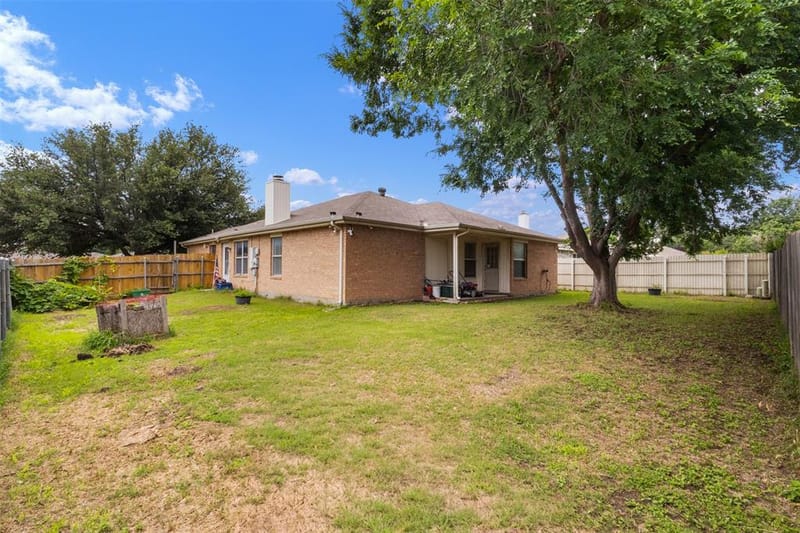 300 Comiskey Court, Saginaw TX 76179 - Photo 24