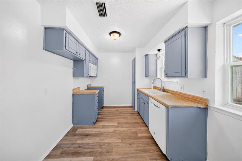 2461 Lisa Street, Grand Prairie TX 75051 - Photo 7