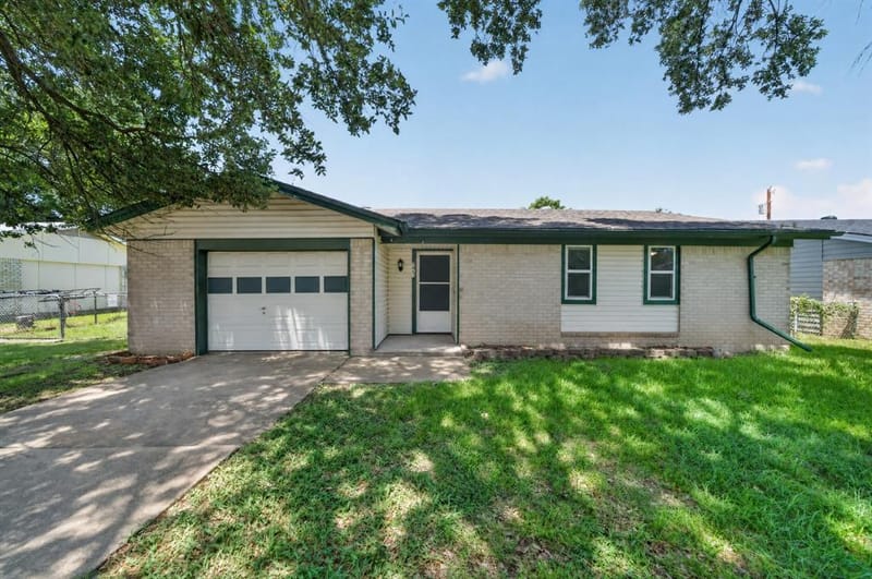2461 Lisa Street, Grand Prairie TX 75051