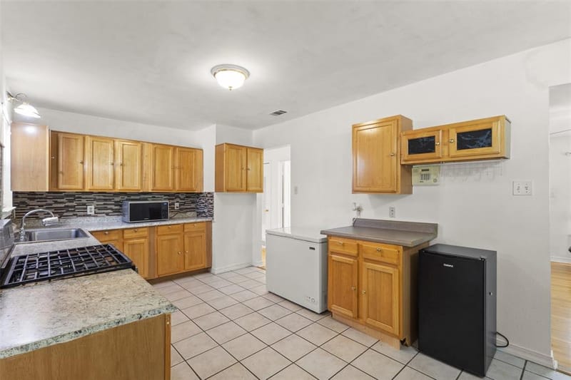 4805 Ira Street, Haltom City TX 76117 - Photo 5