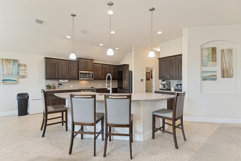 210 Ovaletta Drive, Justin TX 76247 - Photo 6