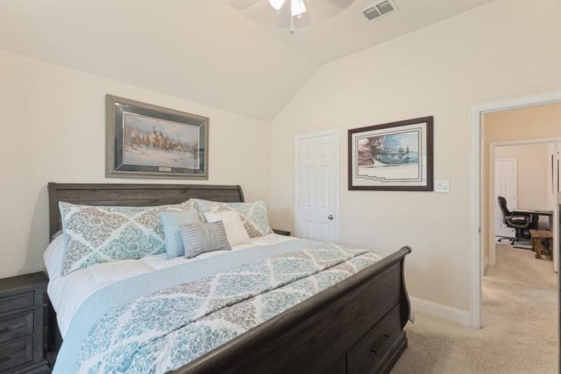 210 Ovaletta Drive, Justin TX 76247 - Photo 12