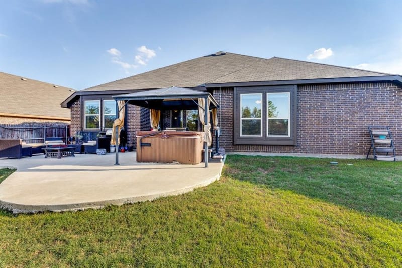 210 Ovaletta Drive, Justin TX 76247 - Photo 22
