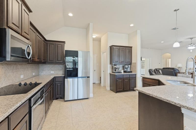 210 Ovaletta Drive, Justin TX 76247 - Photo 5