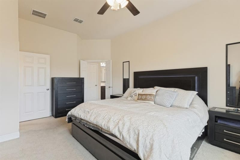 210 Ovaletta Drive, Justin TX 76247 - Photo 15