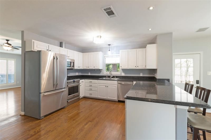 9005 Lanshire Drive, Dallas TX 75238 - Photo 7