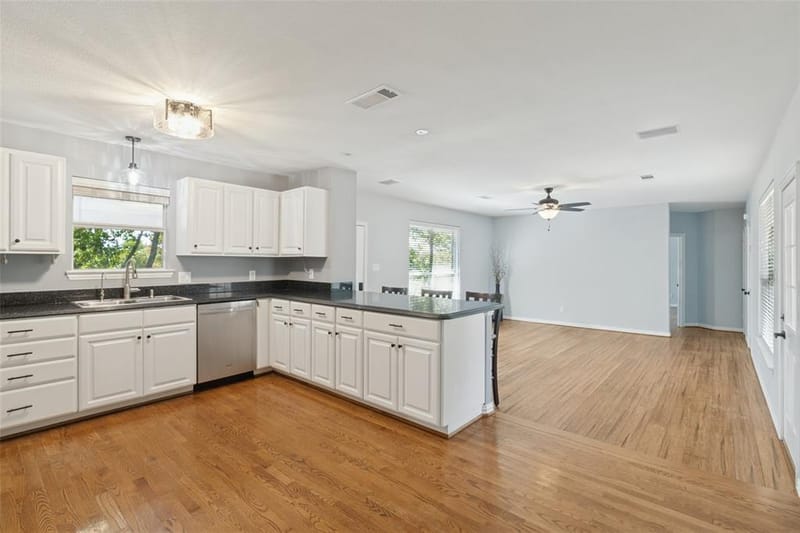 9005 Lanshire Drive, Dallas TX 75238 - Photo 9