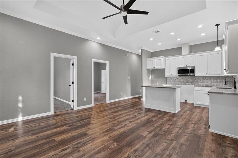 617 E Chambers Street, Cleburne TX 76031 - Photo 6