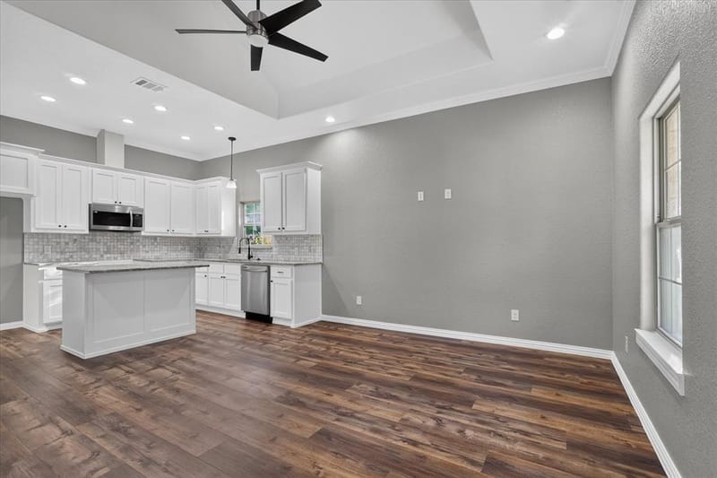 617 E Chambers Street, Cleburne TX 76031 - Photo 5