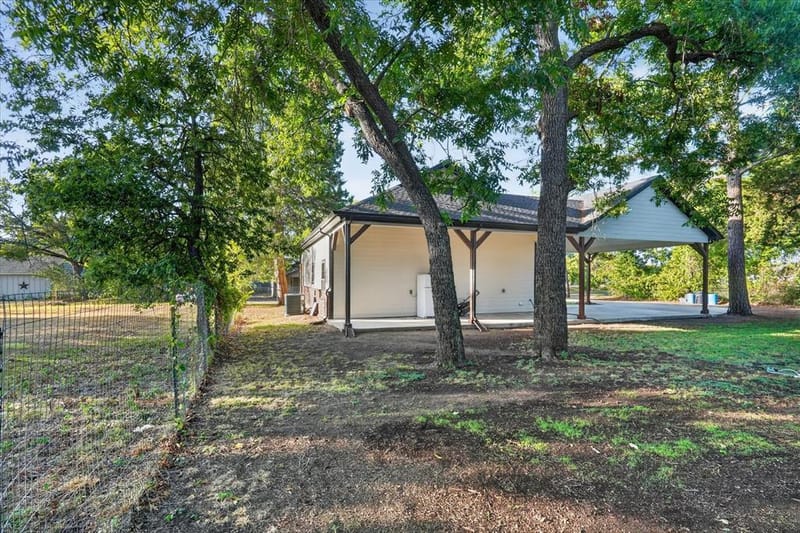 617 E Chambers Street, Cleburne TX 76031 - Photo 25