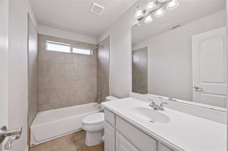 2101 S Hill Drive, Irving TX 75038 - Photo 23