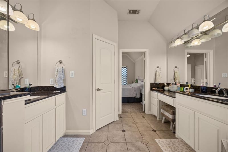 2101 S Hill Drive, Irving TX 75038 - Photo 13