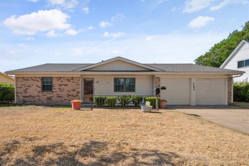 3504 Carriage Hill Drive, Forest Hill TX 76140 - Photo 2