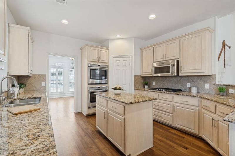 1432 Parkwood Drive, Carrollton TX 75007 - Photo 21