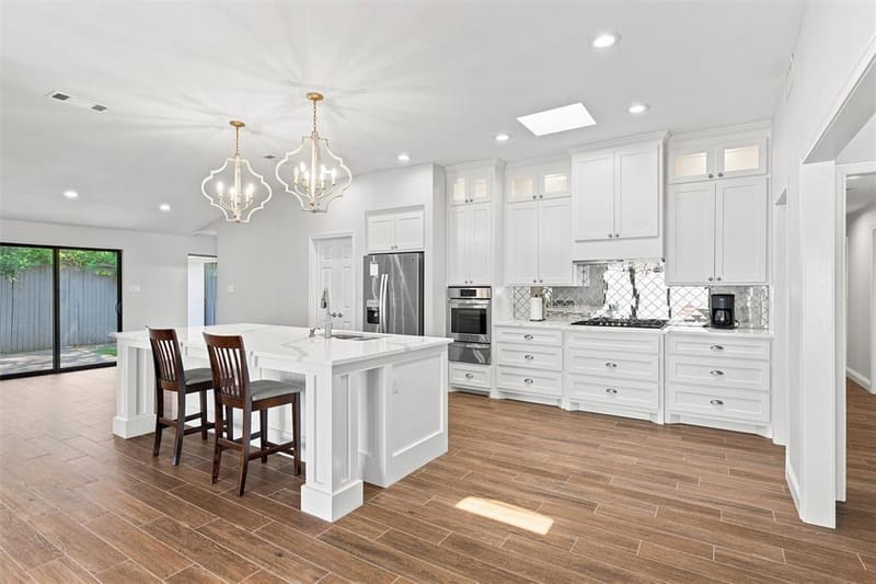 611 Westview Avenue, Fort Worth TX 76107