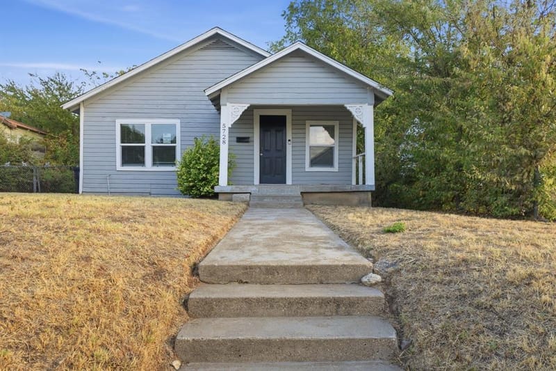 5728 Kilpatrick Avenue, Fort Worth TX 76107 - Photo 2