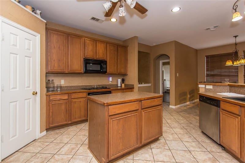 5704 Windmere Lane, Haltom City TX 76137 - Photo 27