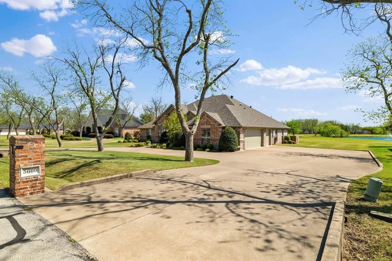 5609 Flagstick Drive, Granbury TX 76049 - Photo 2