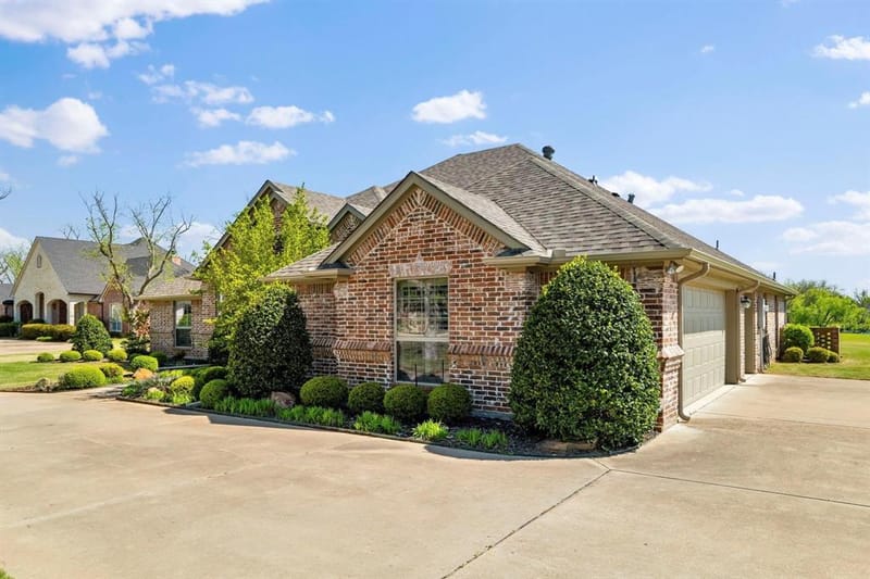 5609 Flagstick Drive, Granbury TX 76049 - Photo 3