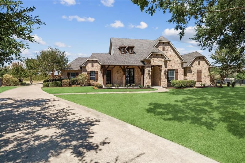 5 Wiltshire Court, Heath TX 75032