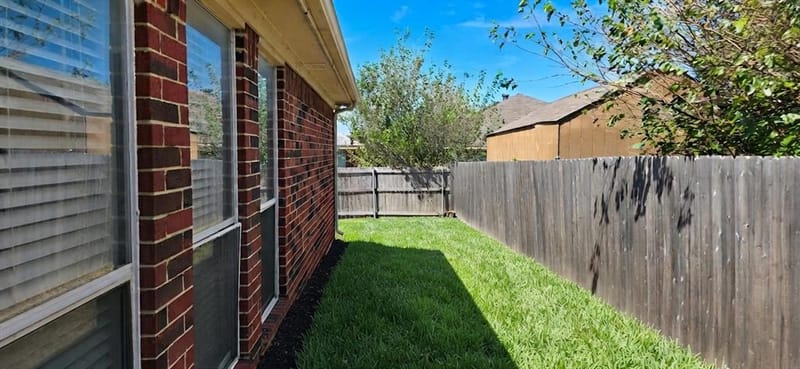 7004 Snowivy Court, Arlington TX 76001 - Photo 10