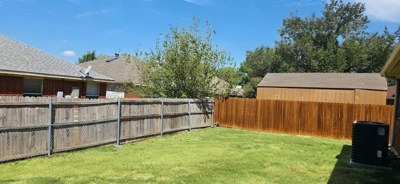 7004 Snowivy Court, Arlington TX 76001 - Photo 11