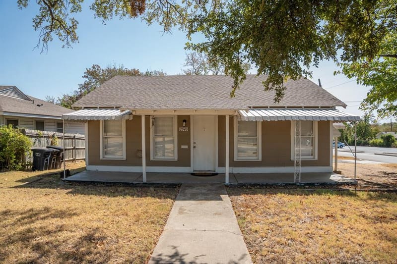 2945 Handley Drive, Fort Worth TX 76112
