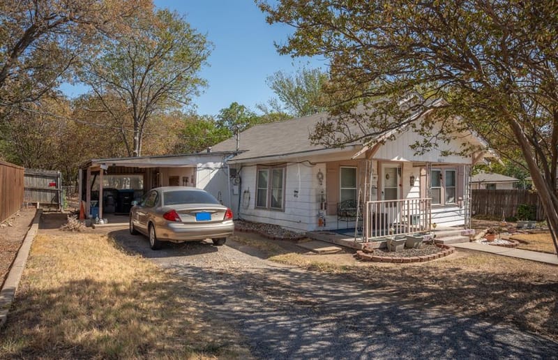 6613 Routt Street, Fort Worth TX 76112 - Photo 4