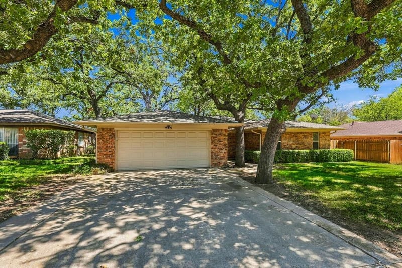 2724 Meadow Green, Bedford TX 76021 - Photo 3