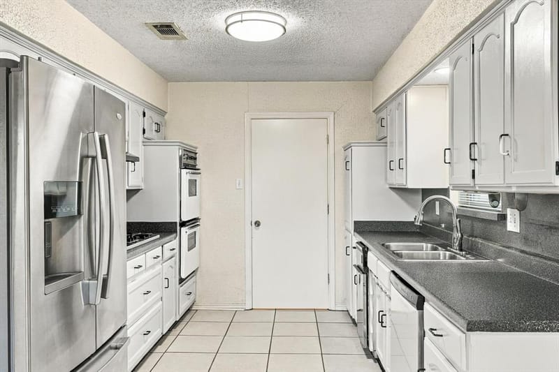 2724 Meadow Green, Bedford TX 76021 - Photo 11