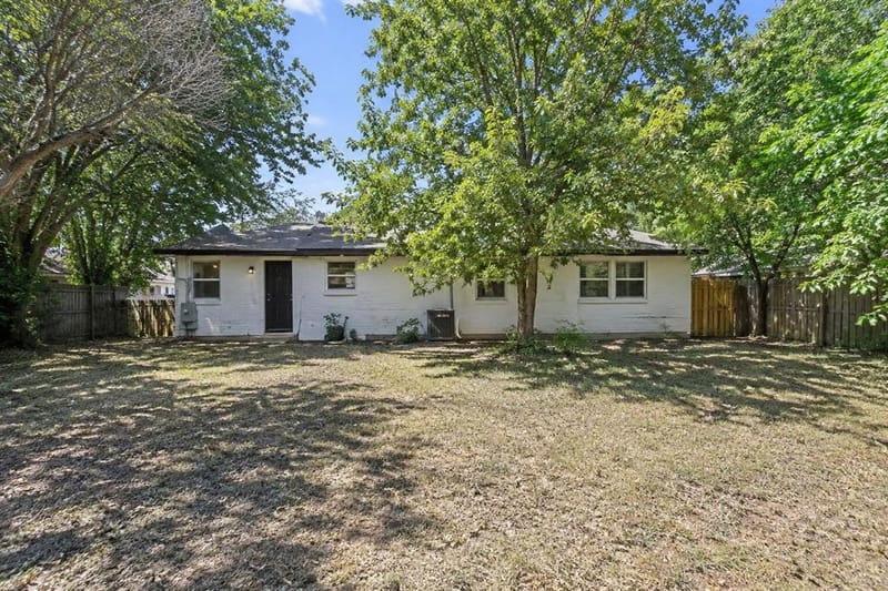 646 E Fairmeadows Drive, Duncanville TX 75116 - Photo 8