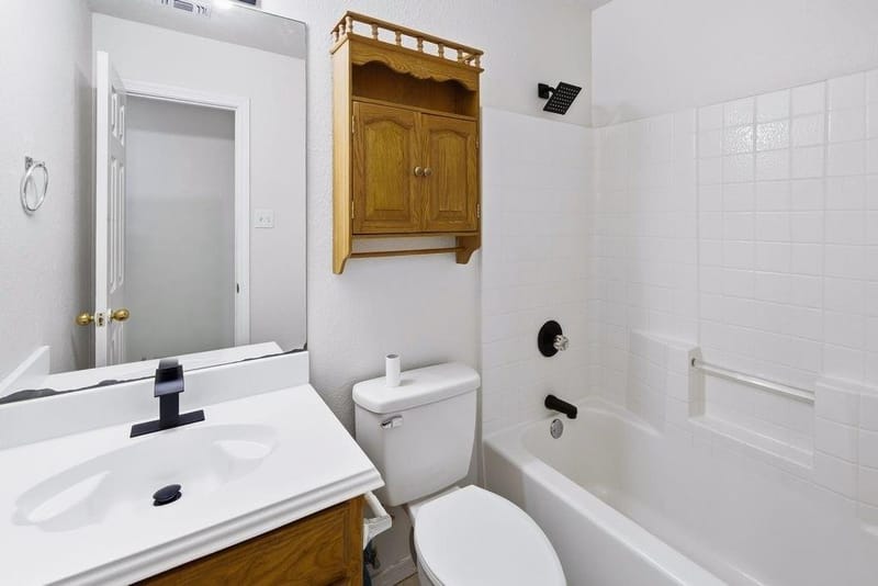 7501 Cains Meadow Court, Burleson TX 76028 - Photo 27