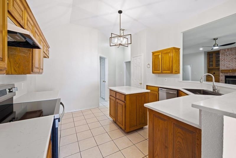 7501 Cains Meadow Court, Burleson TX 76028 - Photo 16