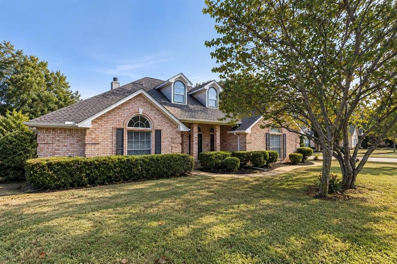 7501 Cains Meadow Court, Burleson TX 76028 - Photo 10