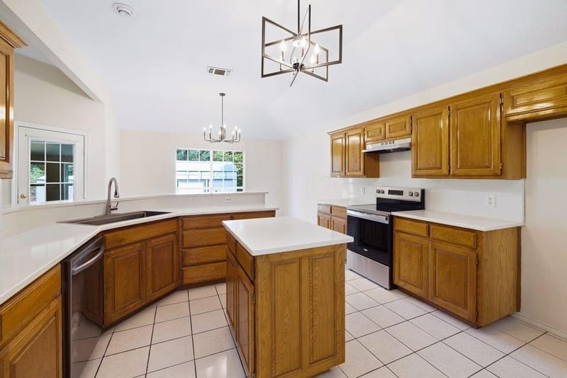 7501 Cains Meadow Court, Burleson TX 76028 - Photo 14