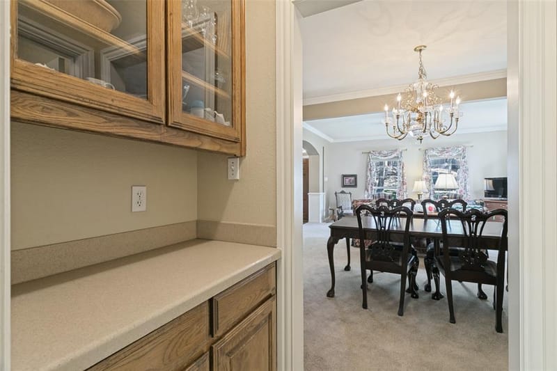 1814 Woodridge Drive, Arlington TX 76013 - Photo 7